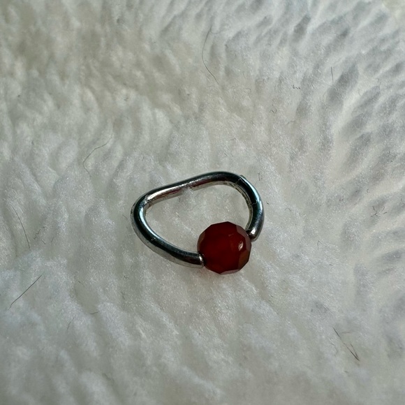 D-Ring with Faceted Bead. - Picture 7 of 8
